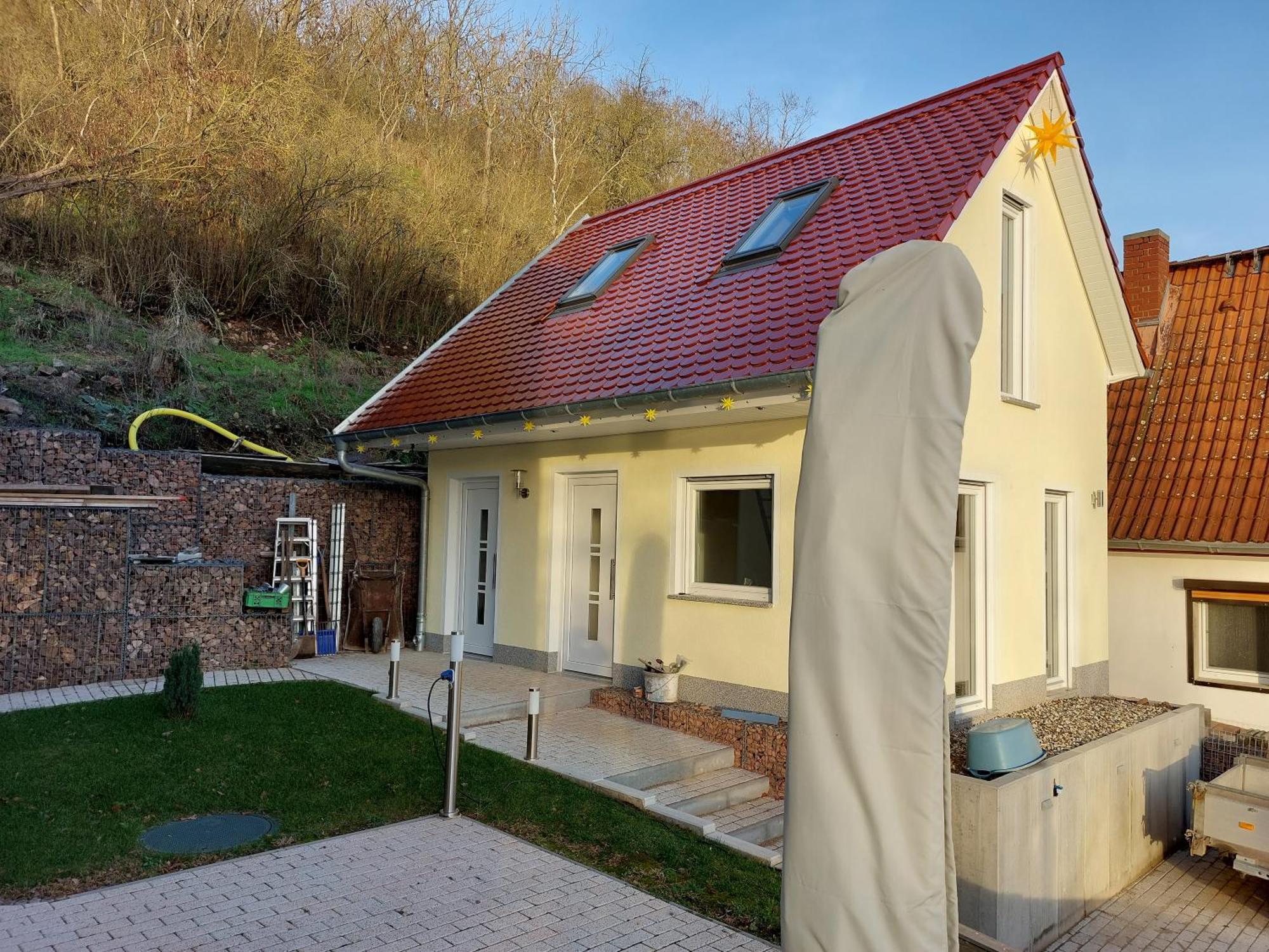 Ferienhaus Saaleblick Wettin Exteriör bild